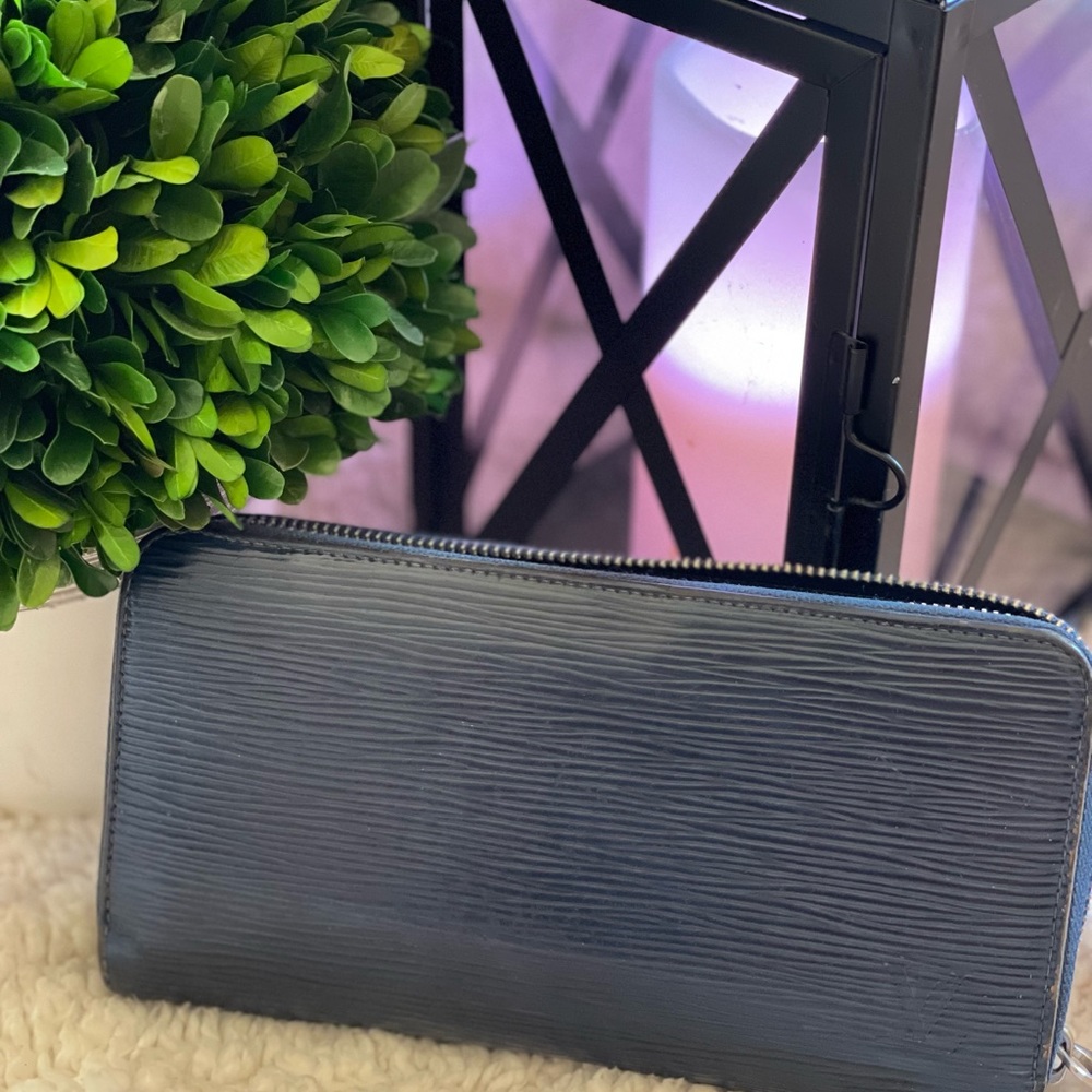 Authentic LV navy blue epi leather zippy long wallet
